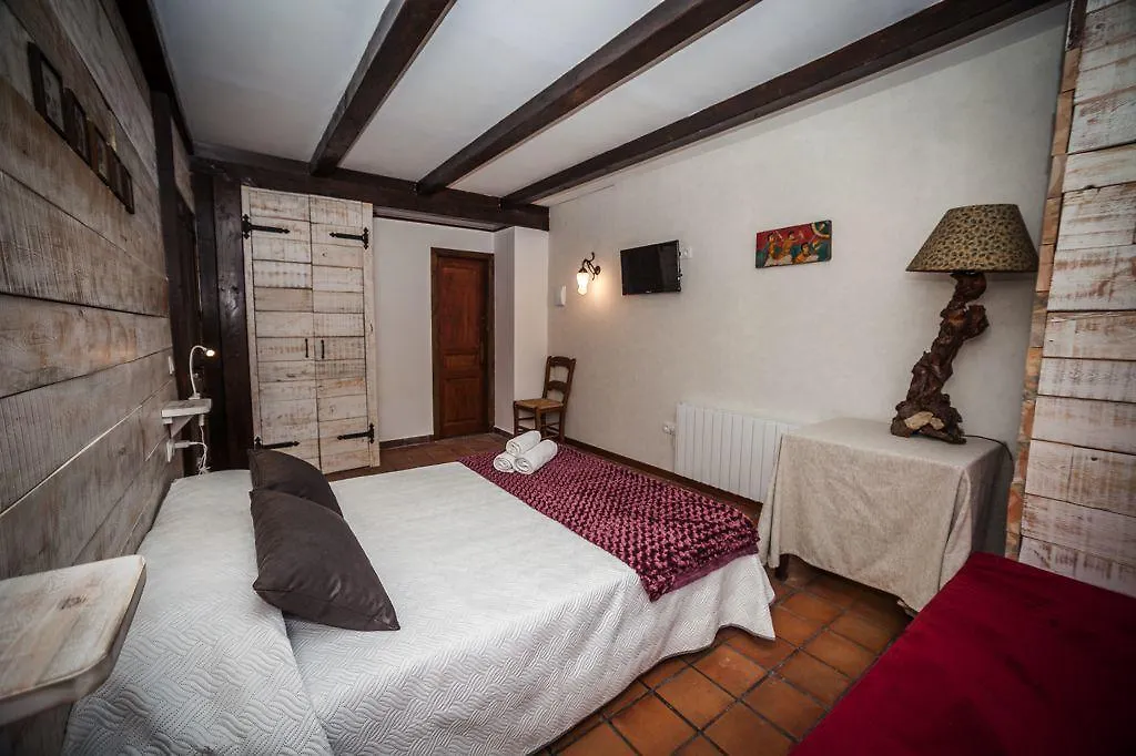 Hostel Albergue Boi Romanic Suites Barruera Spain